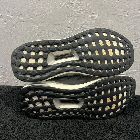 🔥🔥 ADIDAS Ultraboost 4.0 Grey Womens Running Shoes Sneakers Sz 7 - EUC - Picture 10 of 13